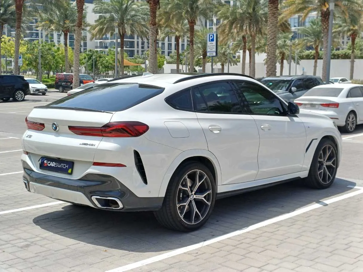 Car image 5