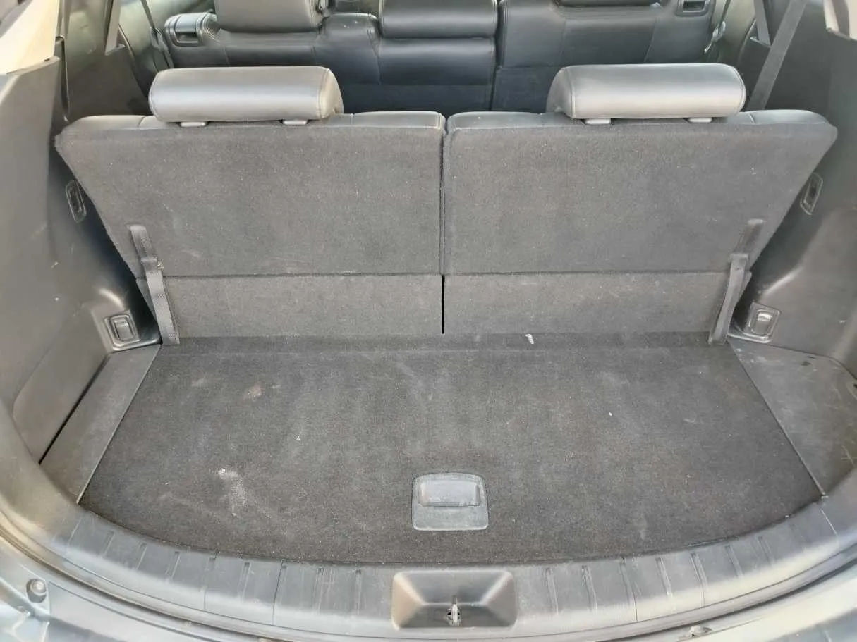 Car image 30
