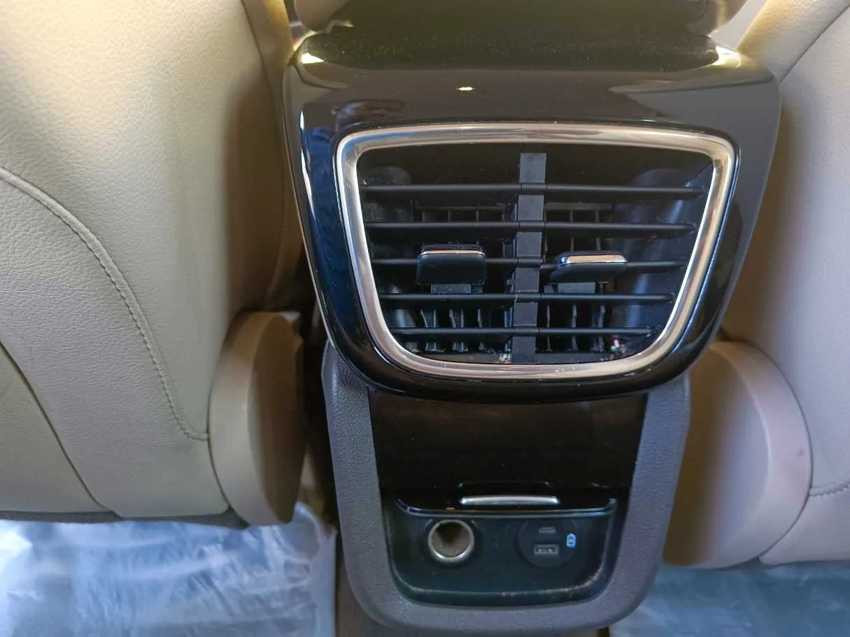 Car image 31