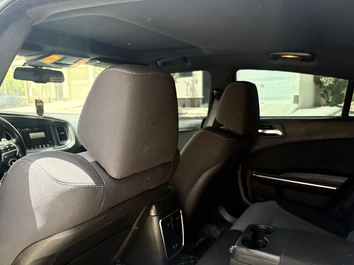 Car image 17