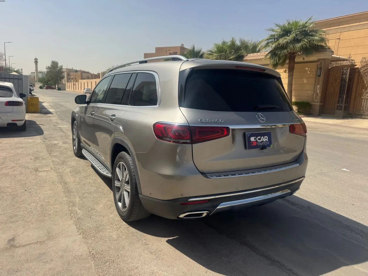 Car image 7