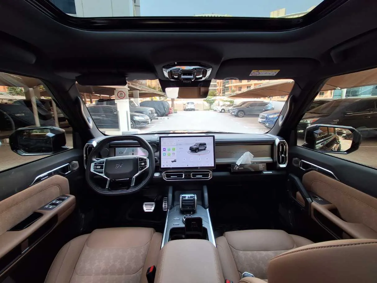 Car image 14