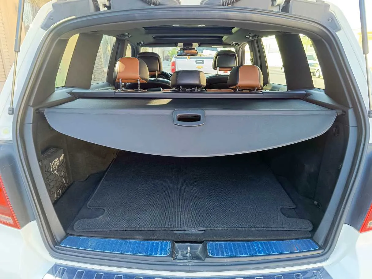 Car image 33