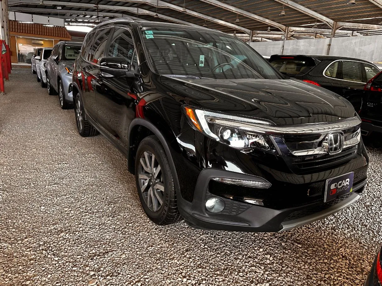 Car image 3