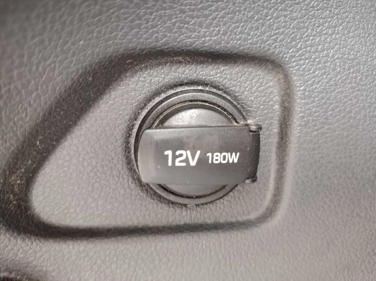 Car image 26