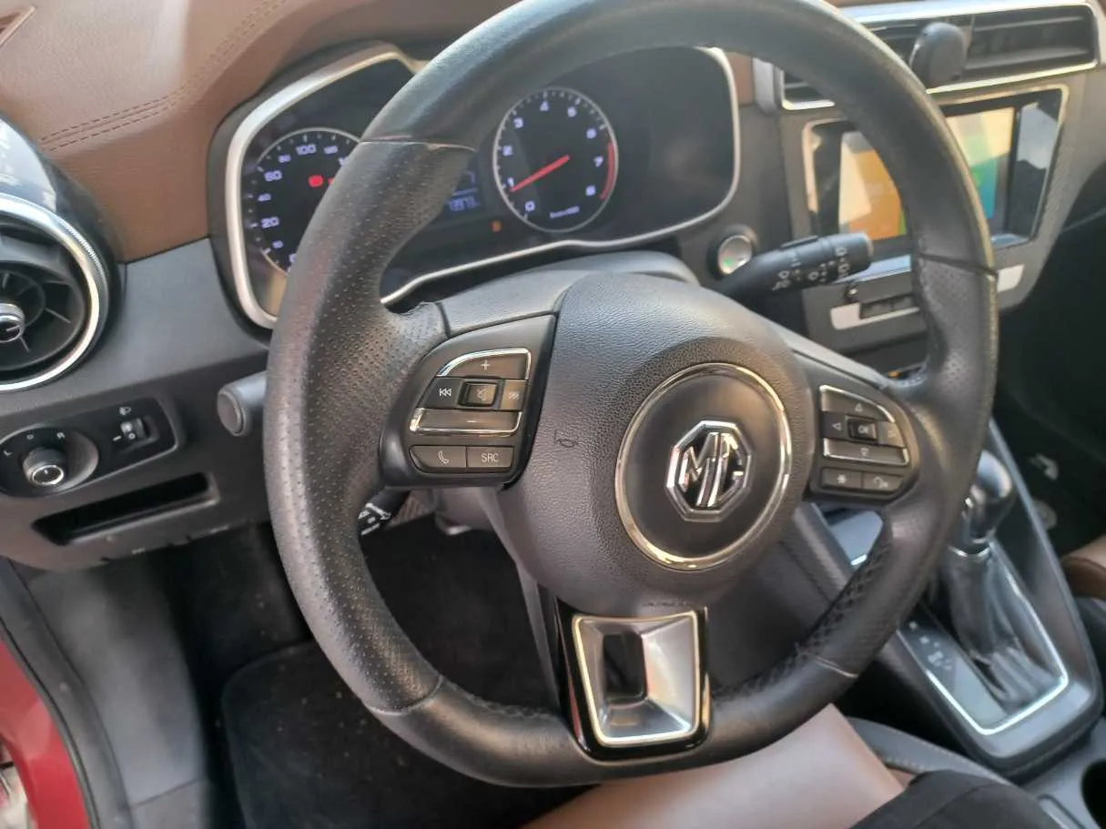 Car image 18