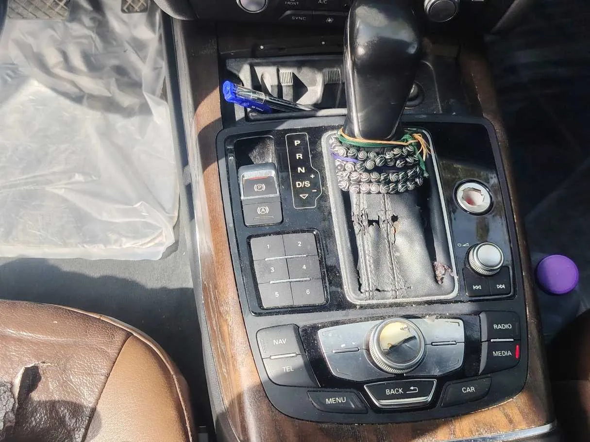 Car image 20