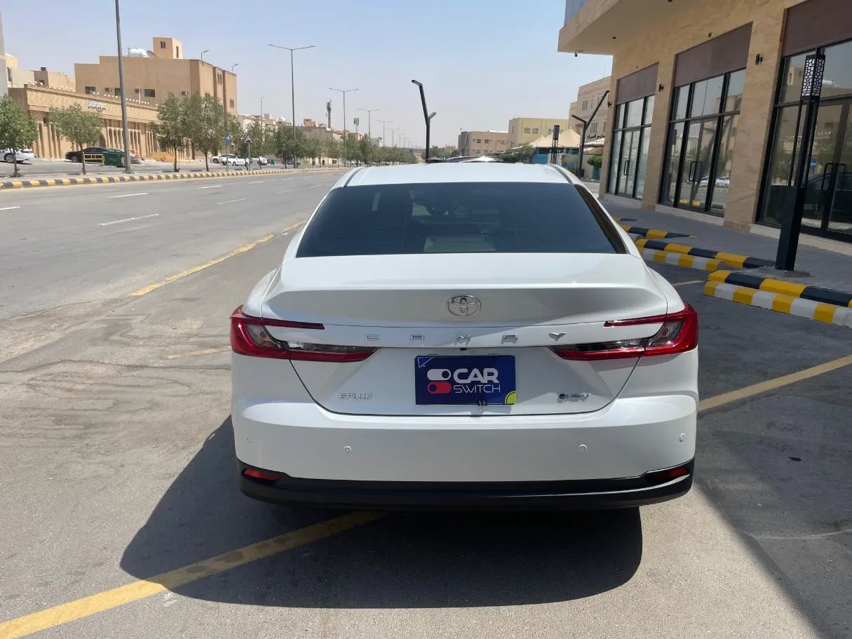 Car image 6