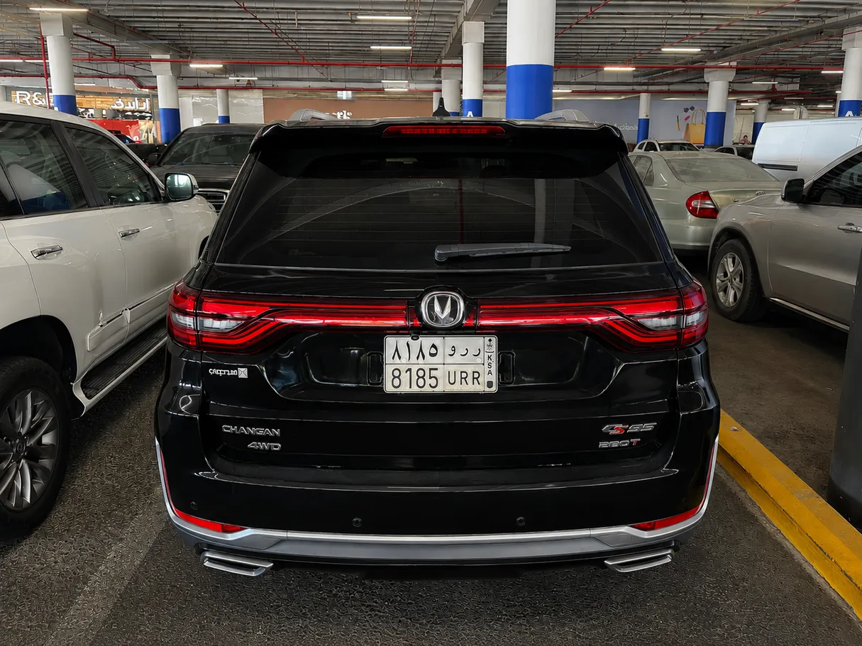 Car image 3
