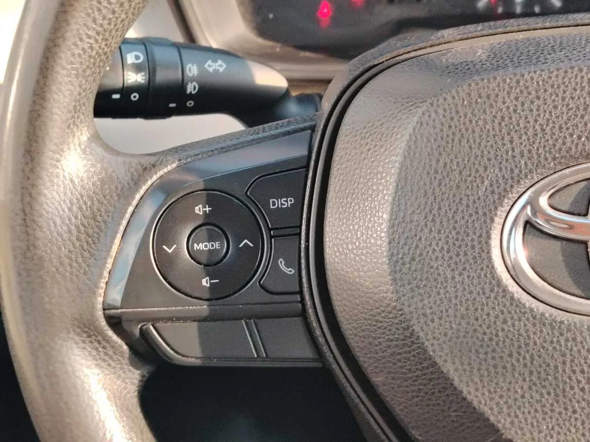 Car image 26