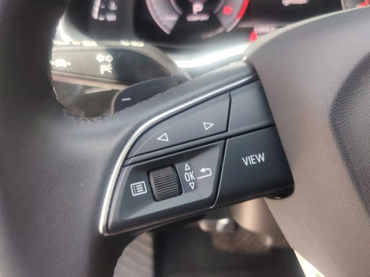 Car image 31
