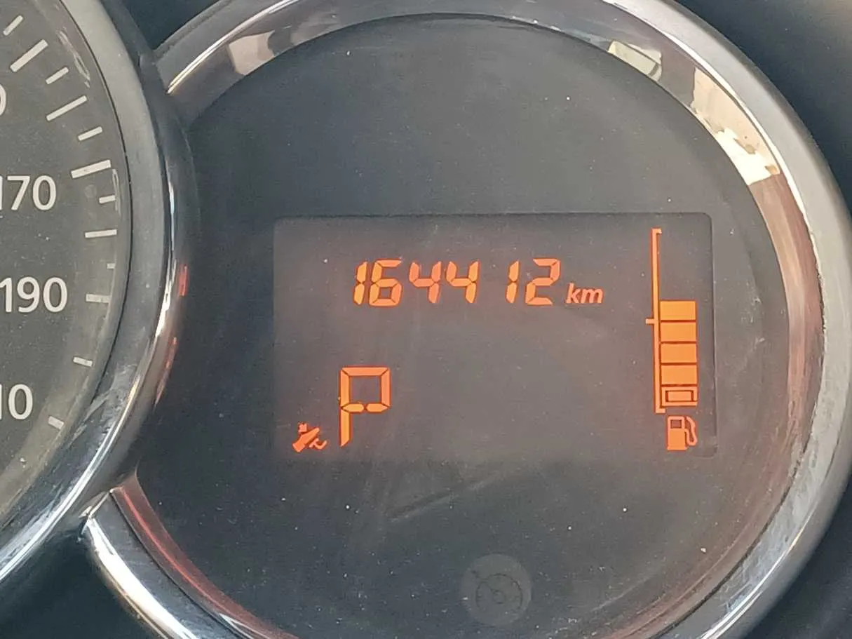 Car image 17