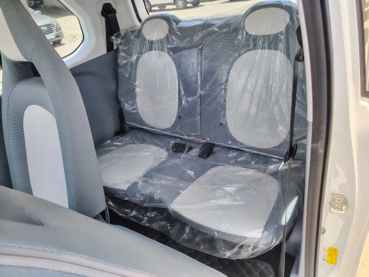 Car image 13