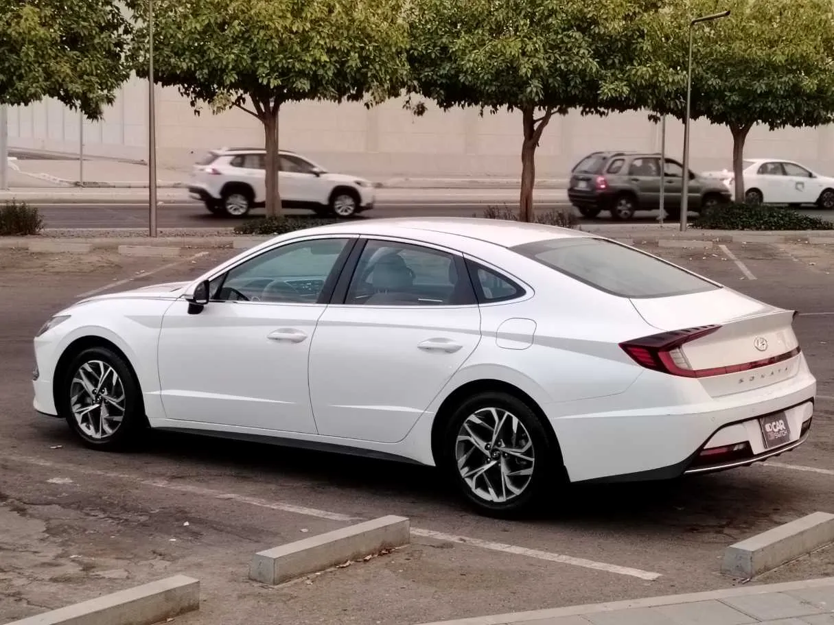 Car image 7