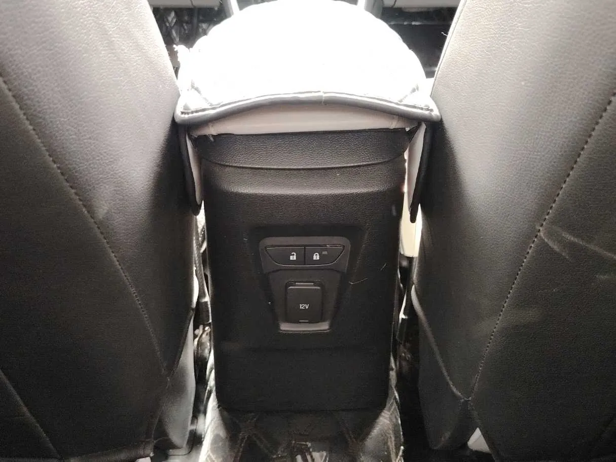 Car image 28