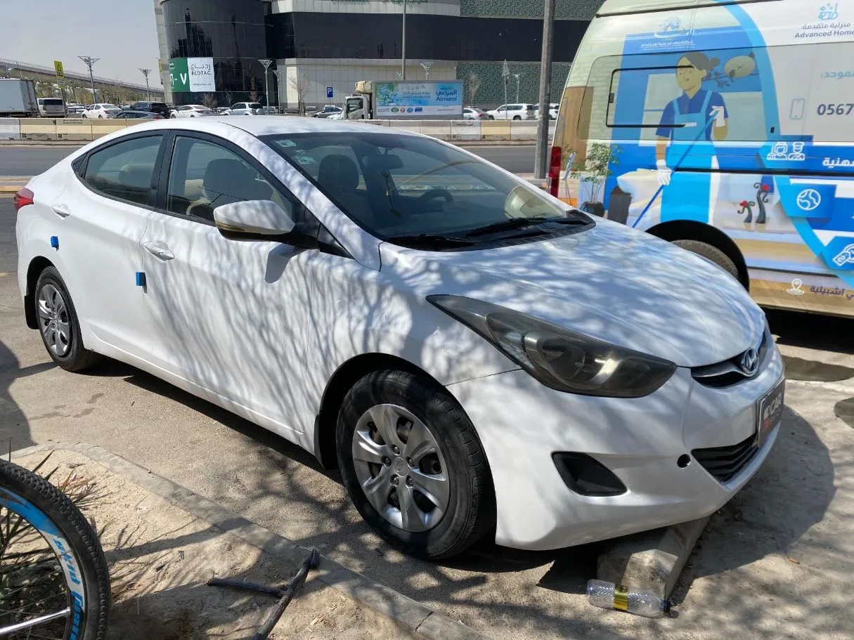 Car image 3