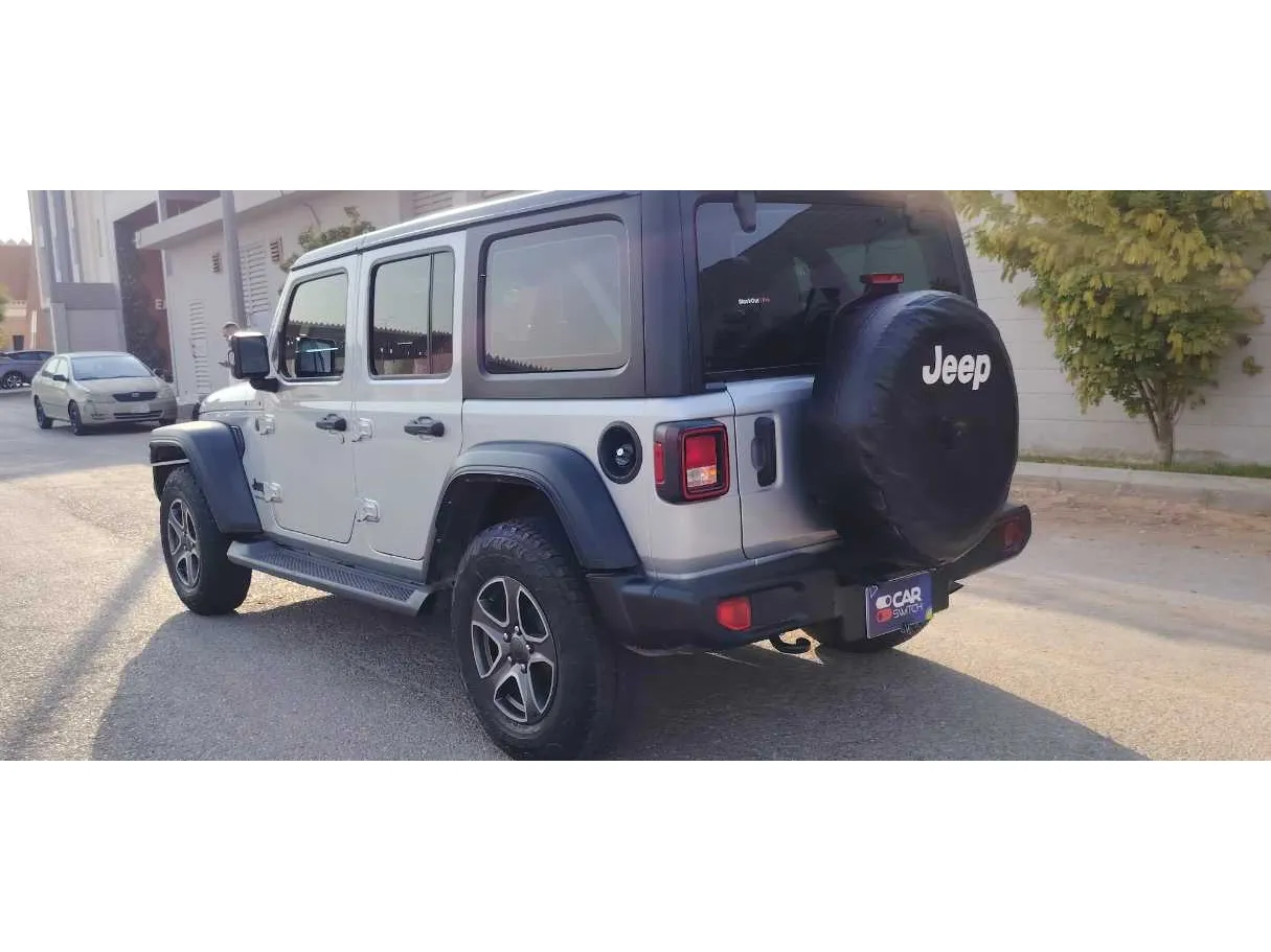 Car image 7