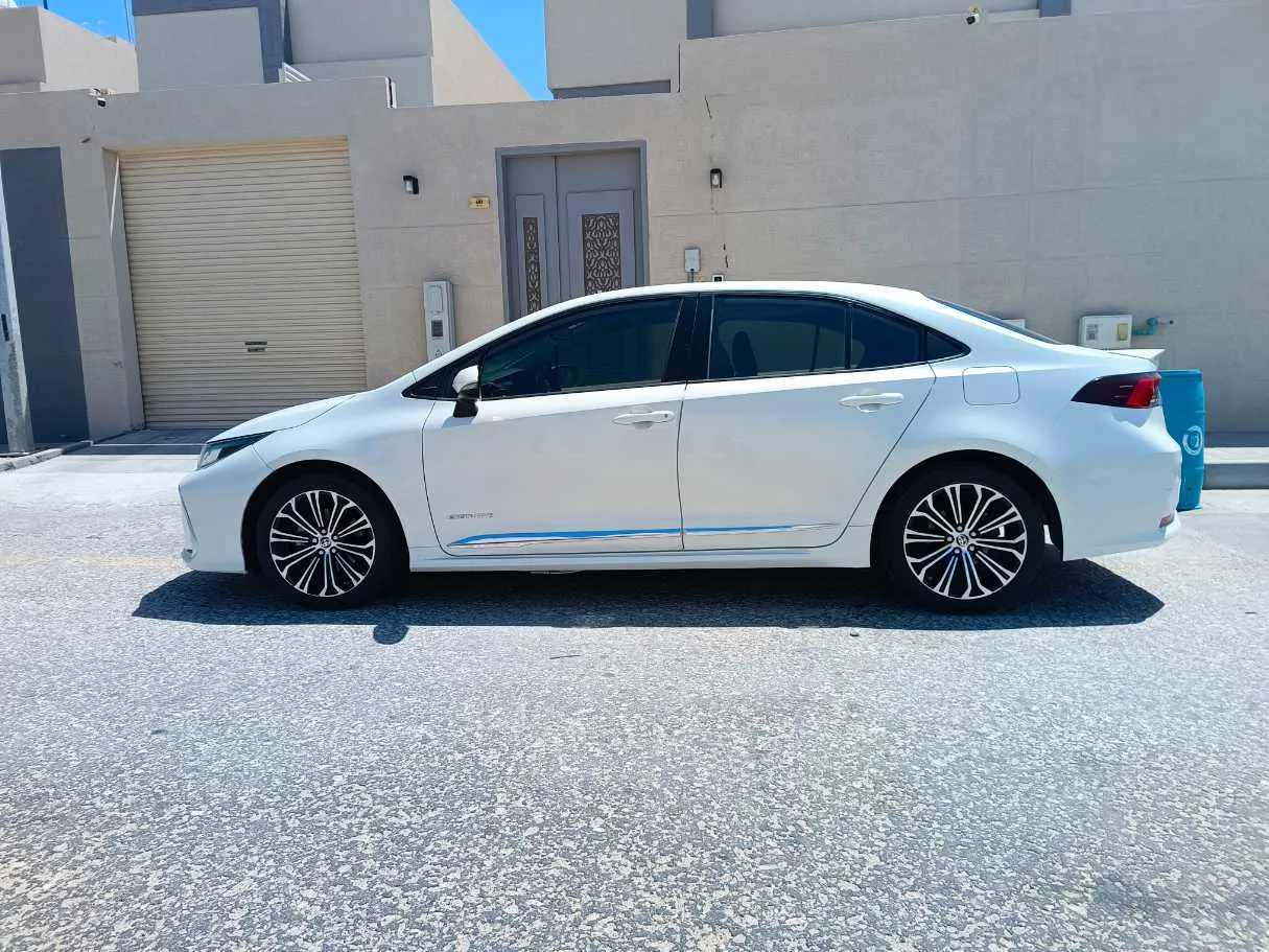 Car image 8