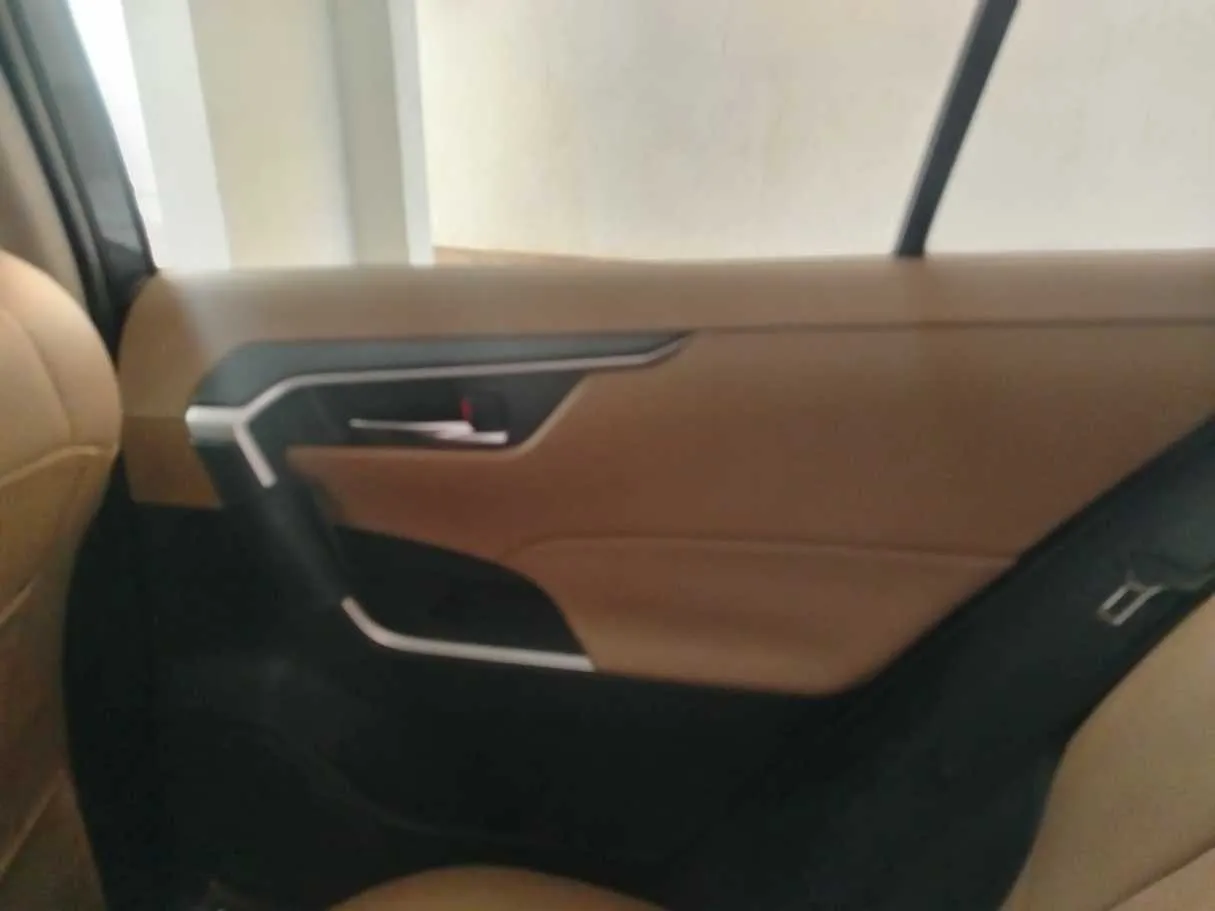 Car image 29