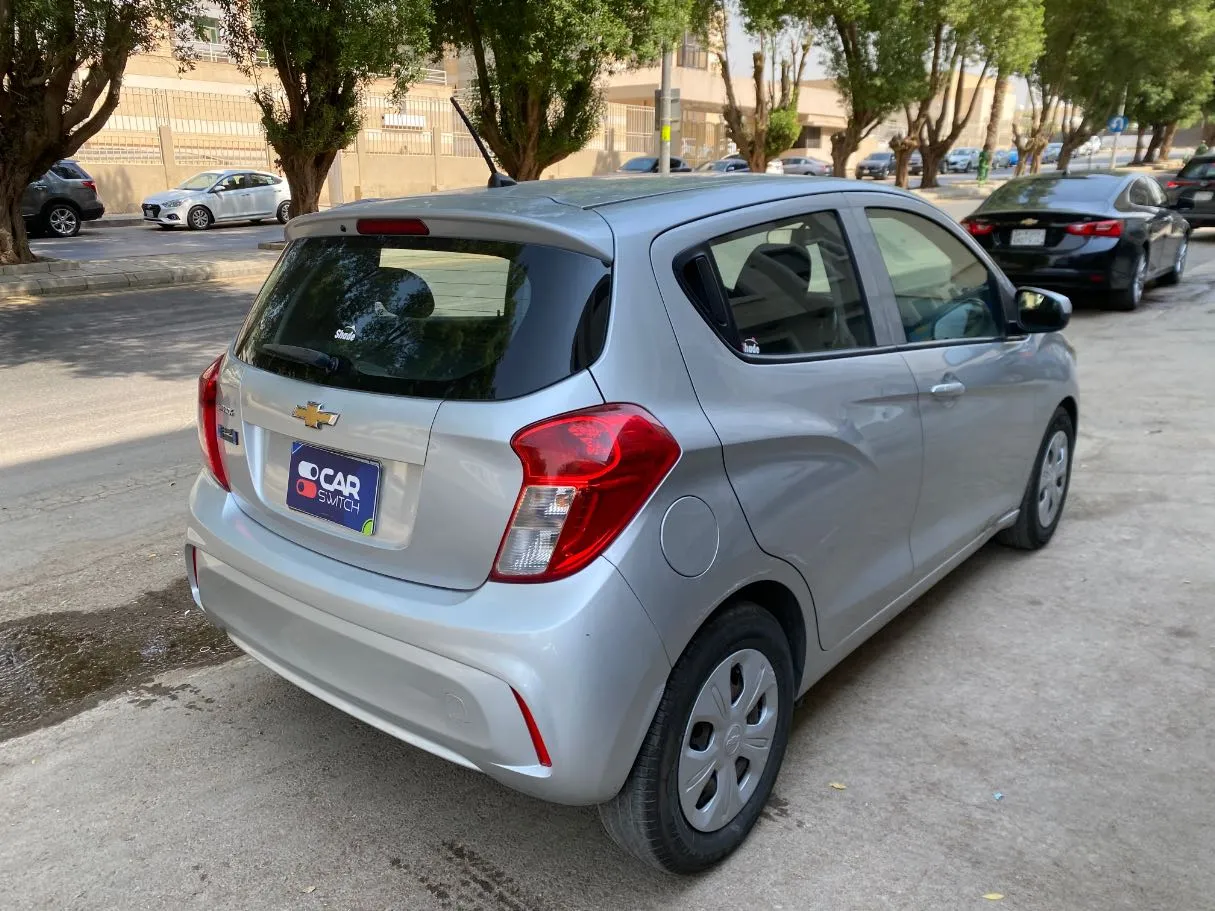 Car image 5