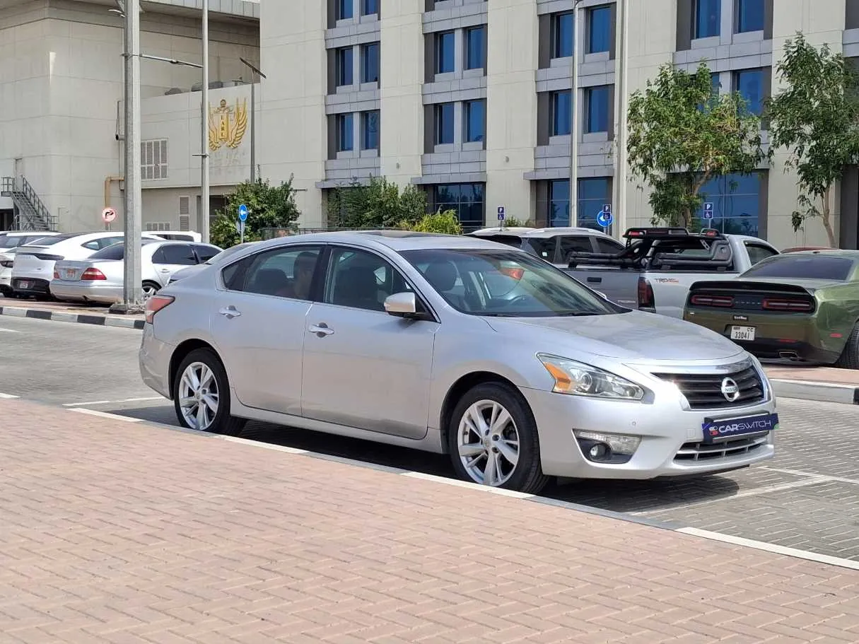 Car image 3