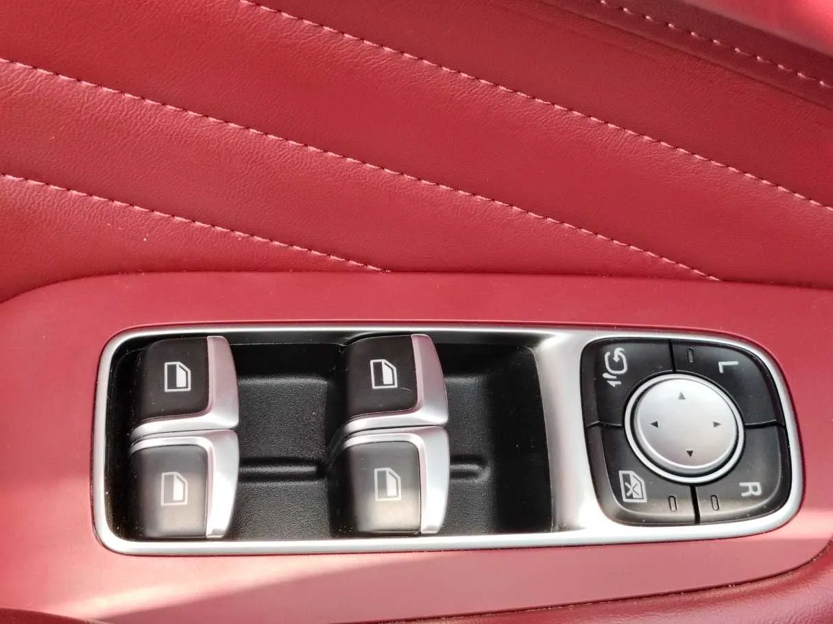 Car image 31