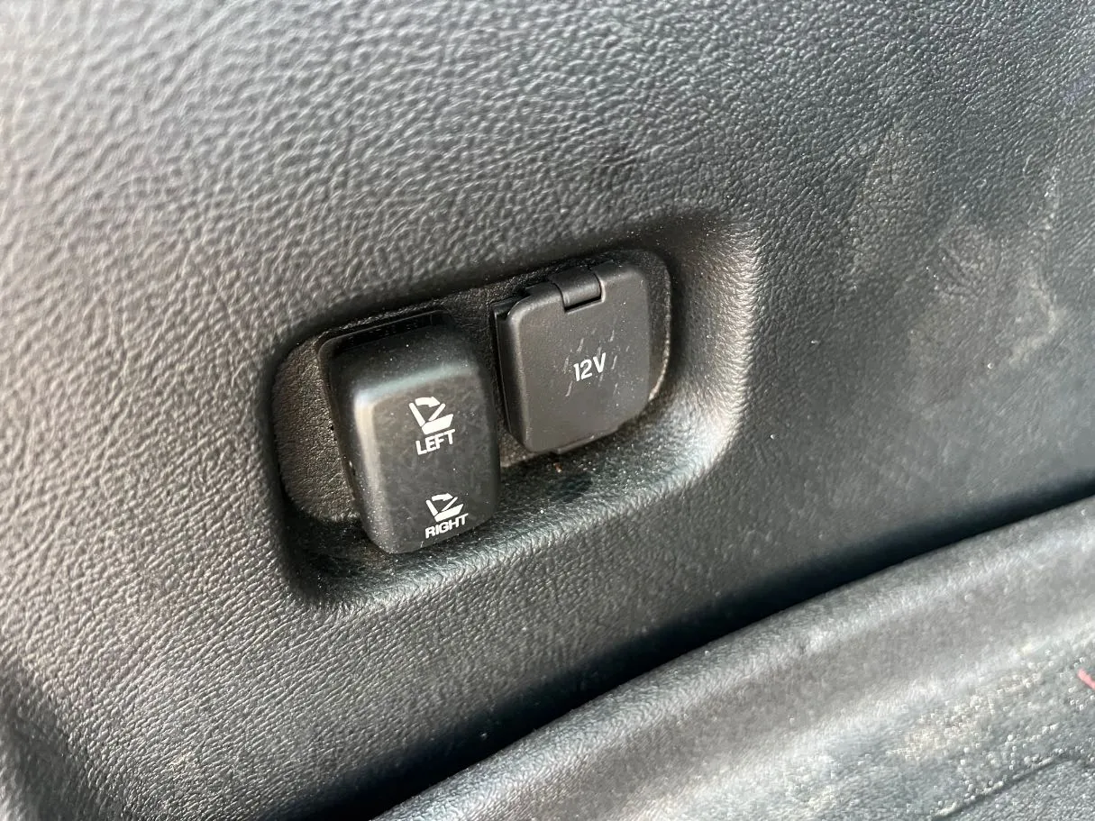 Car image 28