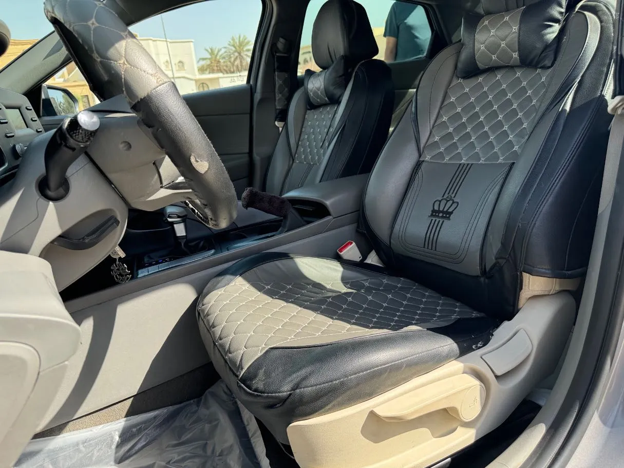 Car image 12