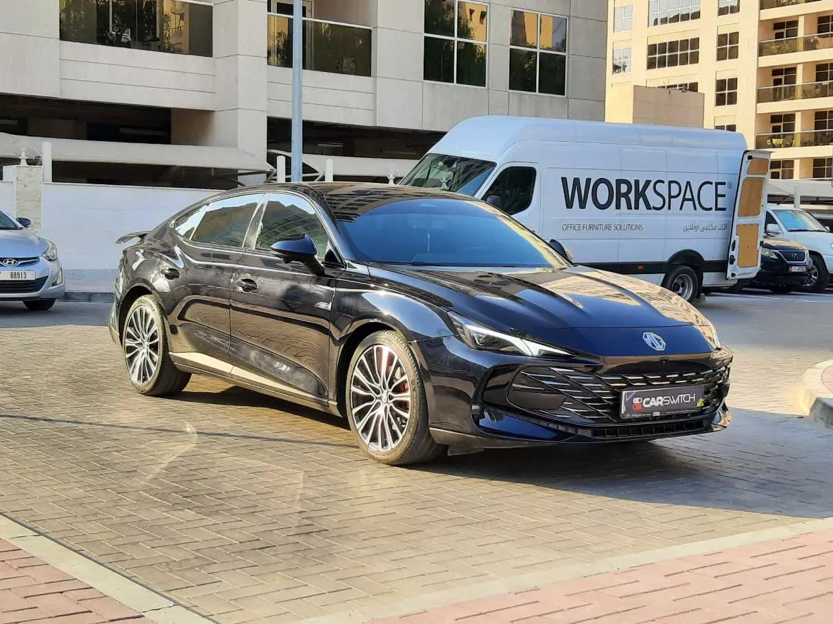 Car image 4