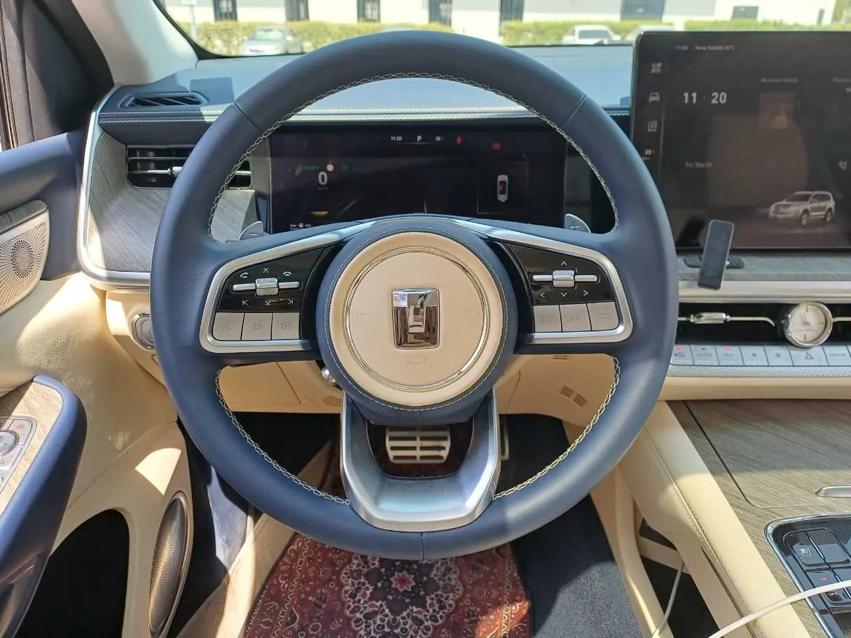Car image 18