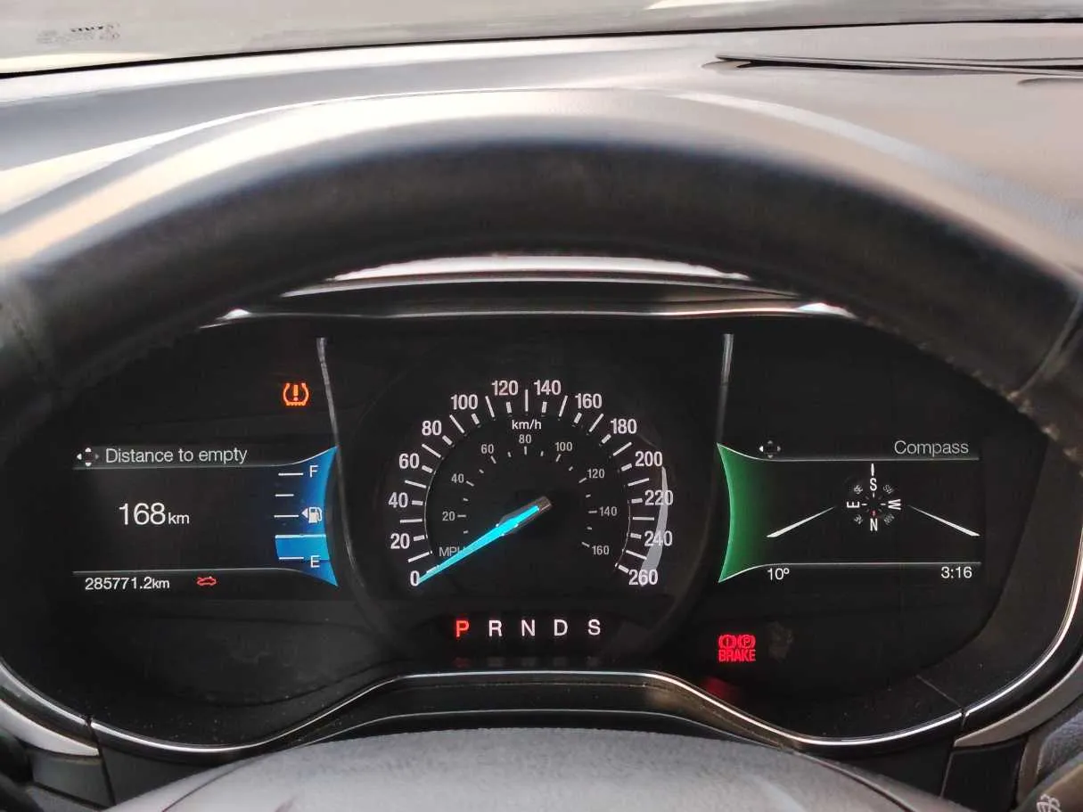 Car image 25