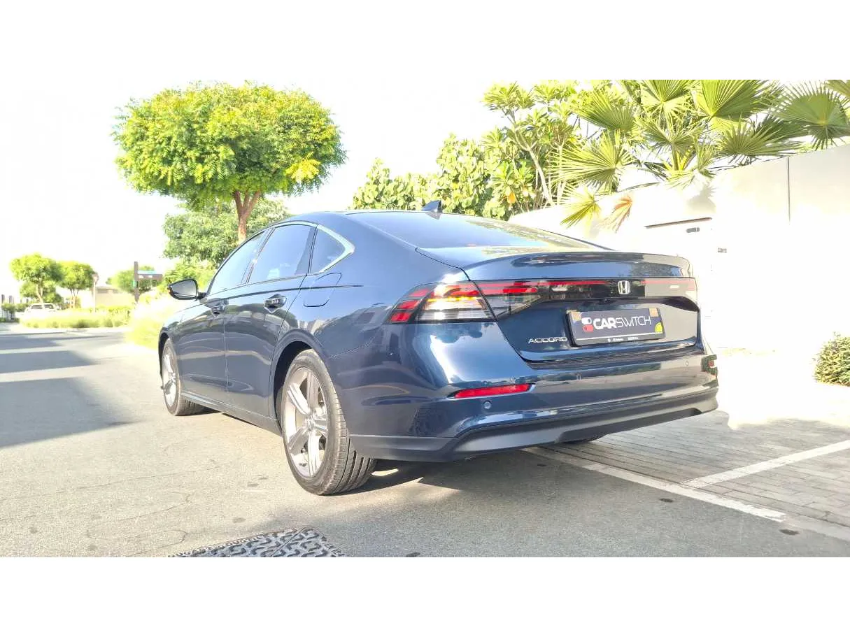 Car image 7