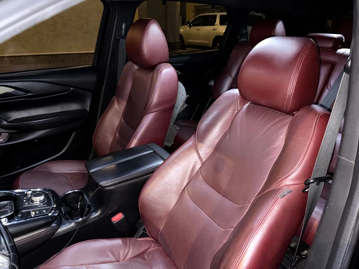 Car image 13