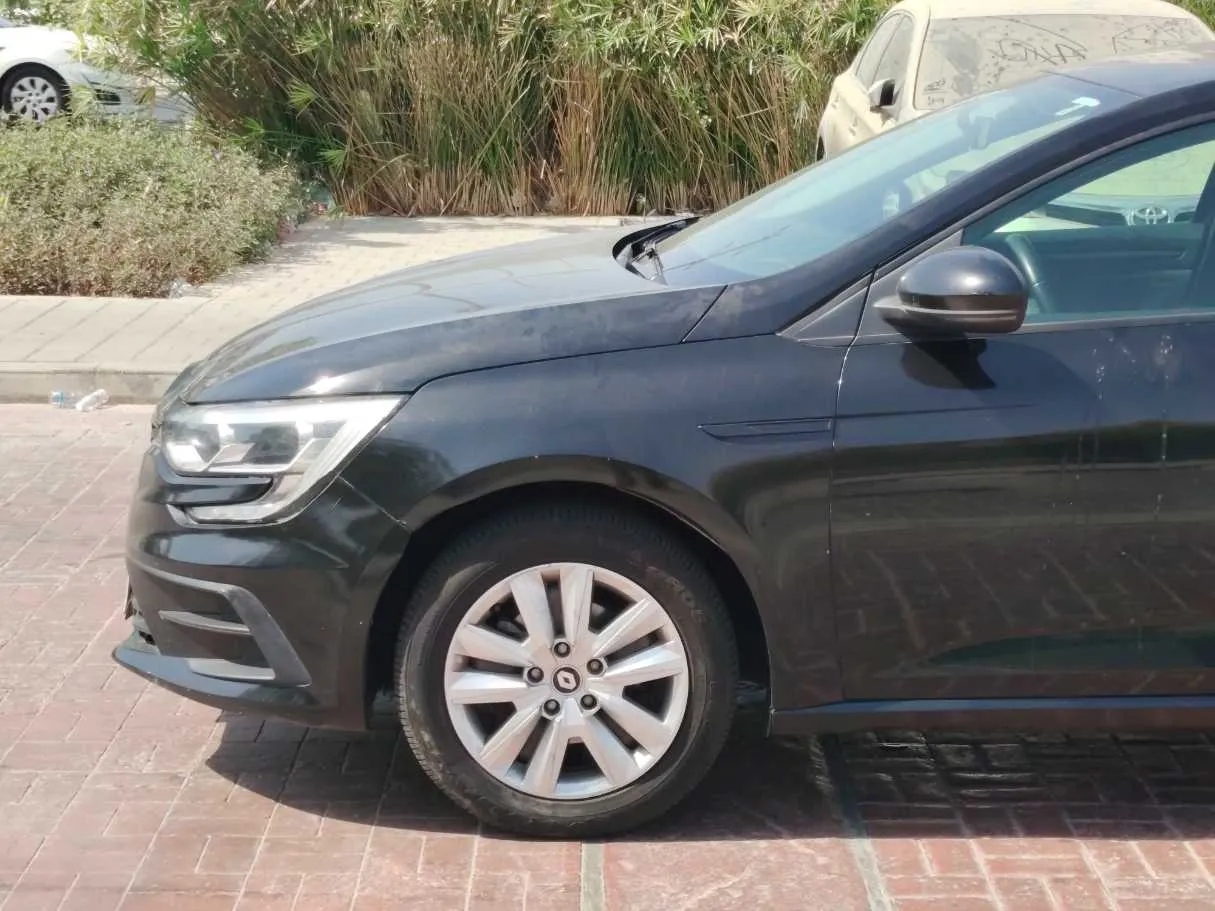 Car image 9