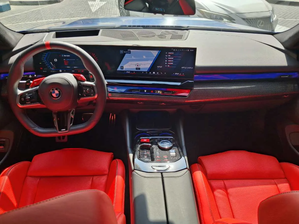 Car image 16