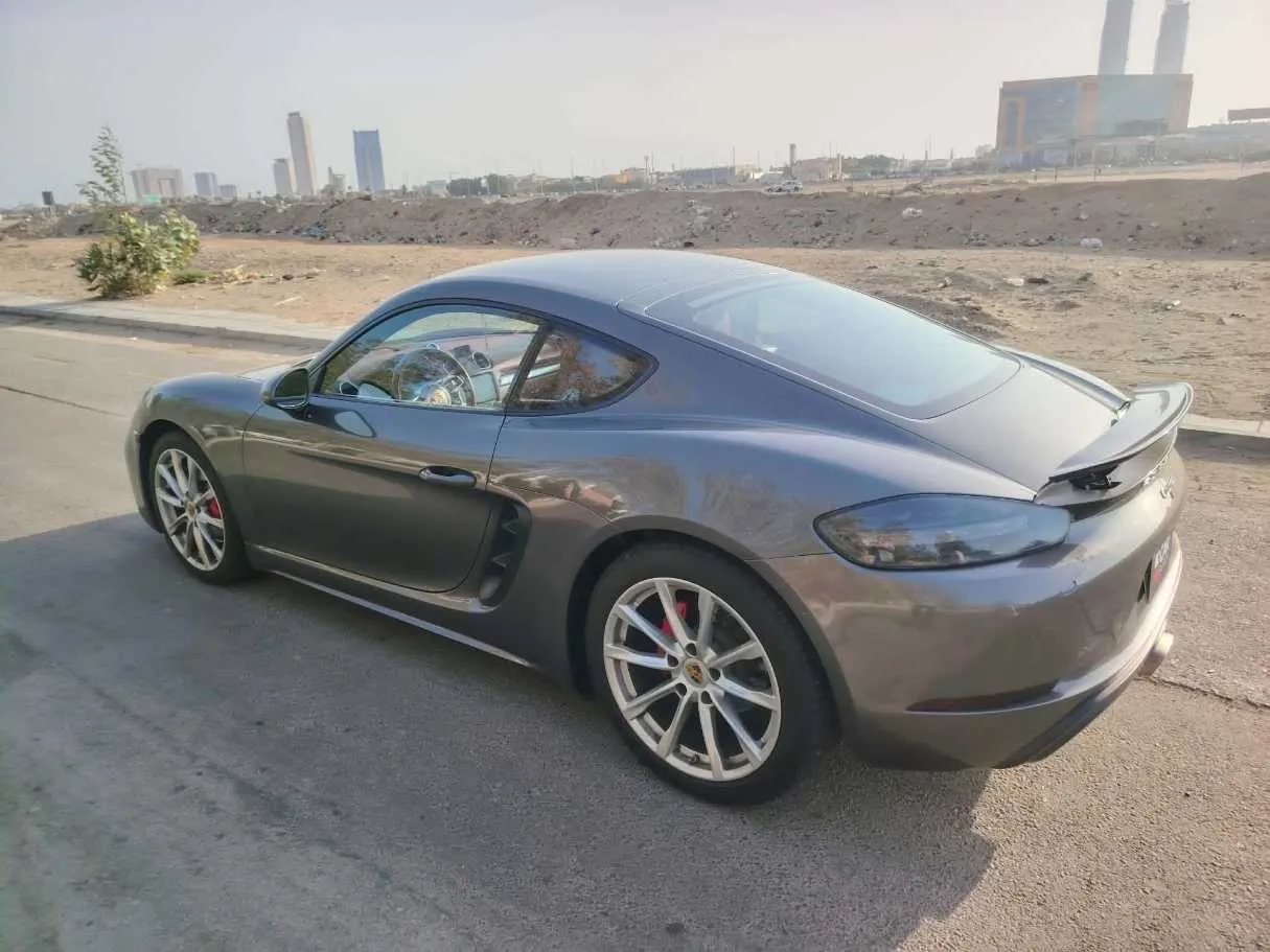 Car image 7