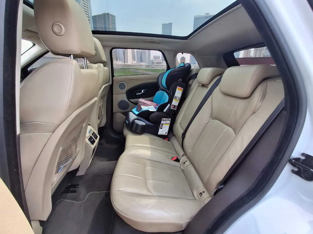 Car image 13