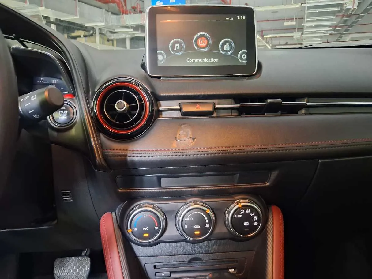 Car image 17