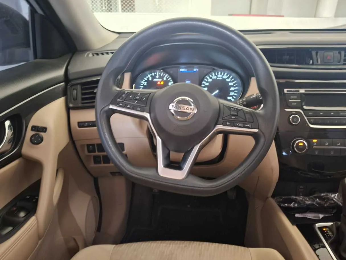 Car image 17
