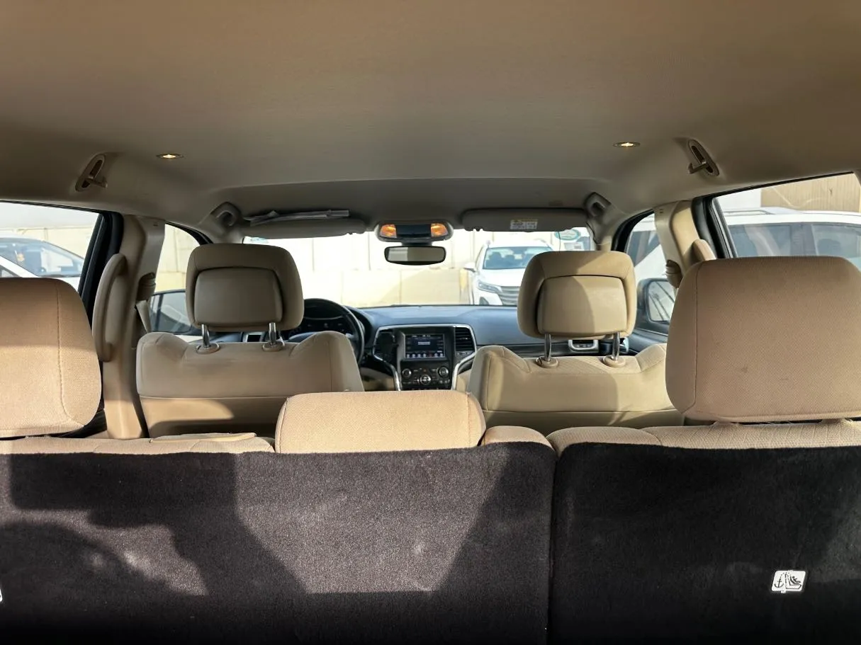Car image 25