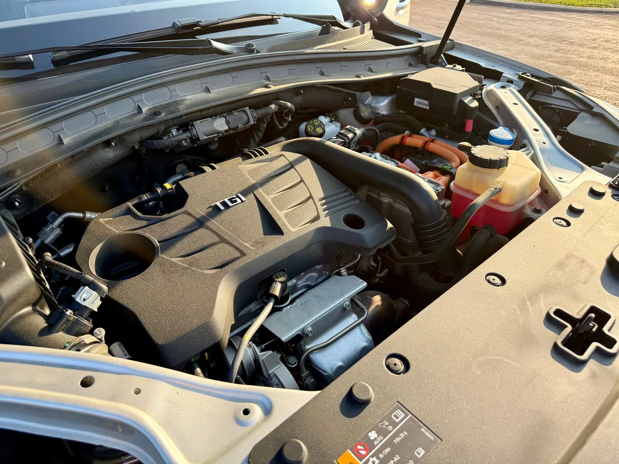 Car image 8