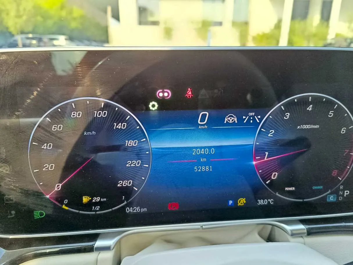 Car image 28