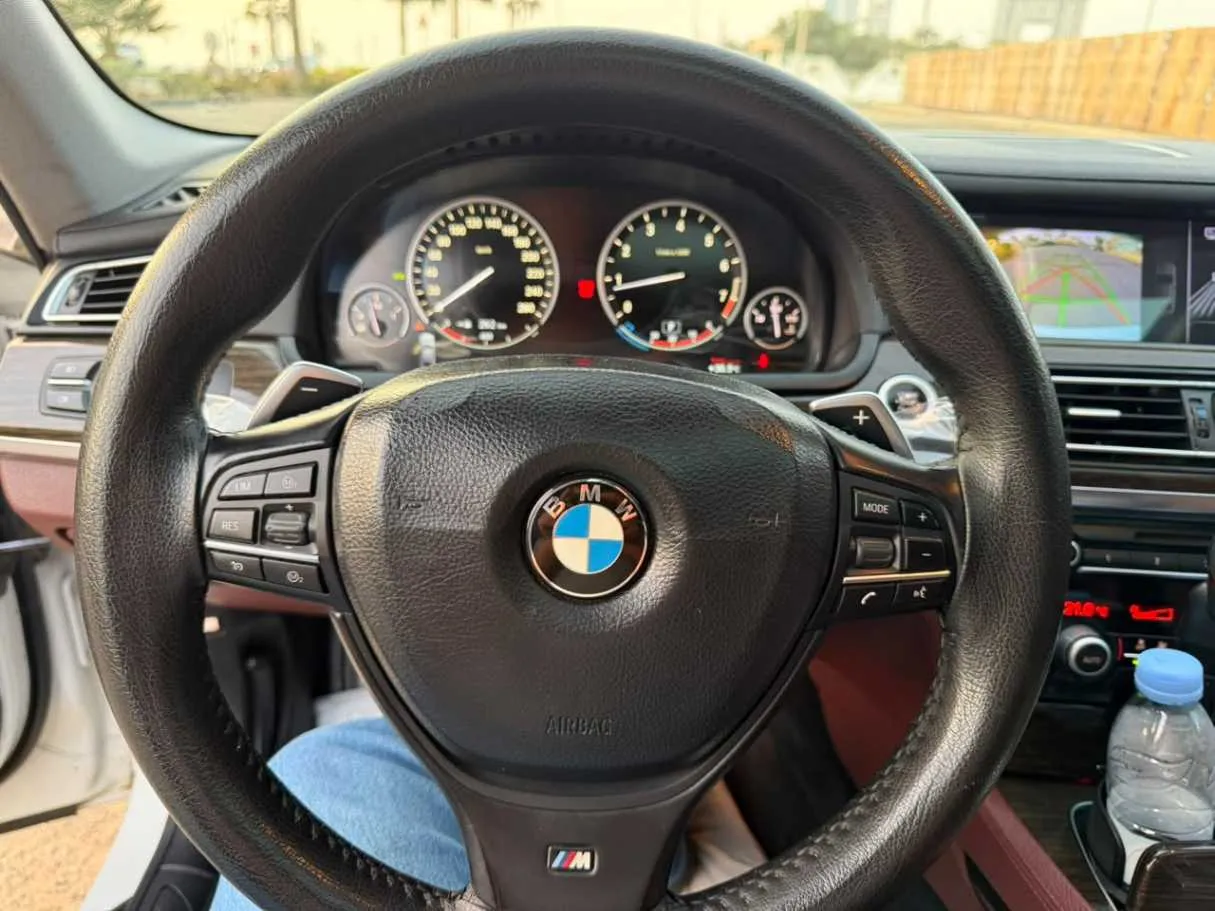 Car image 28