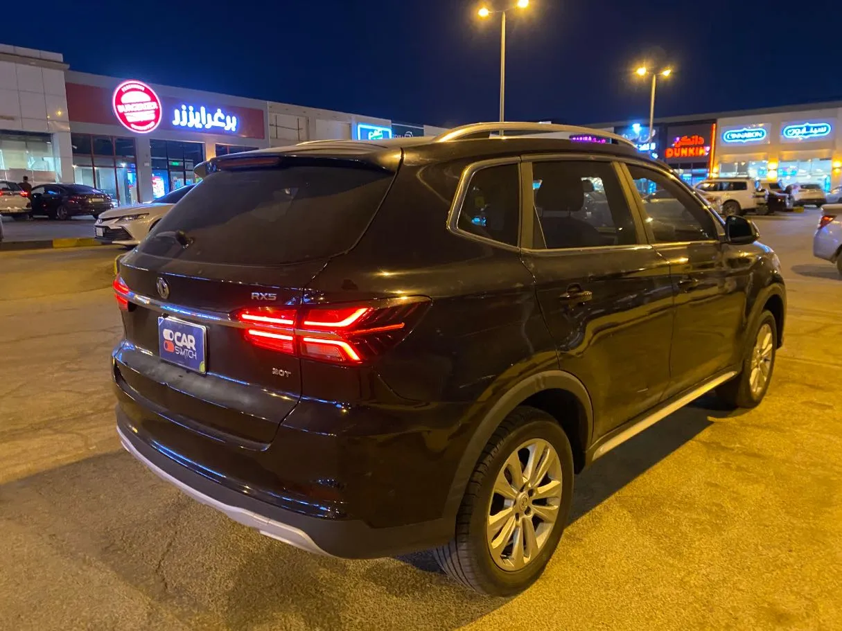 Car image 5