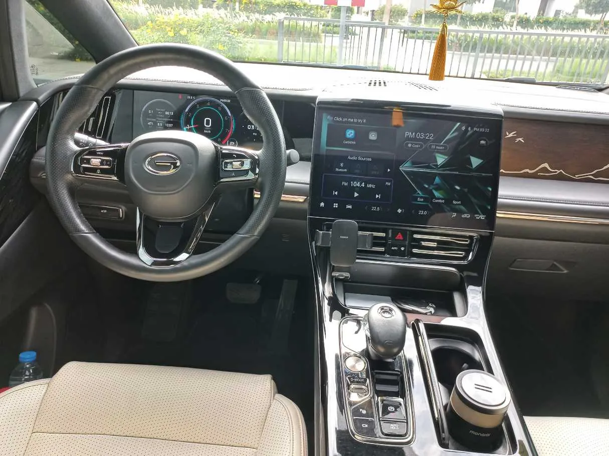 Car image 16