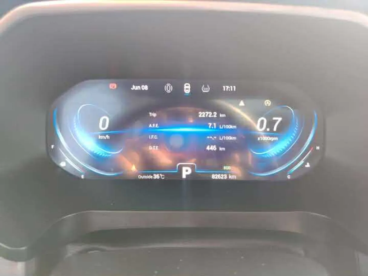 Car image 25