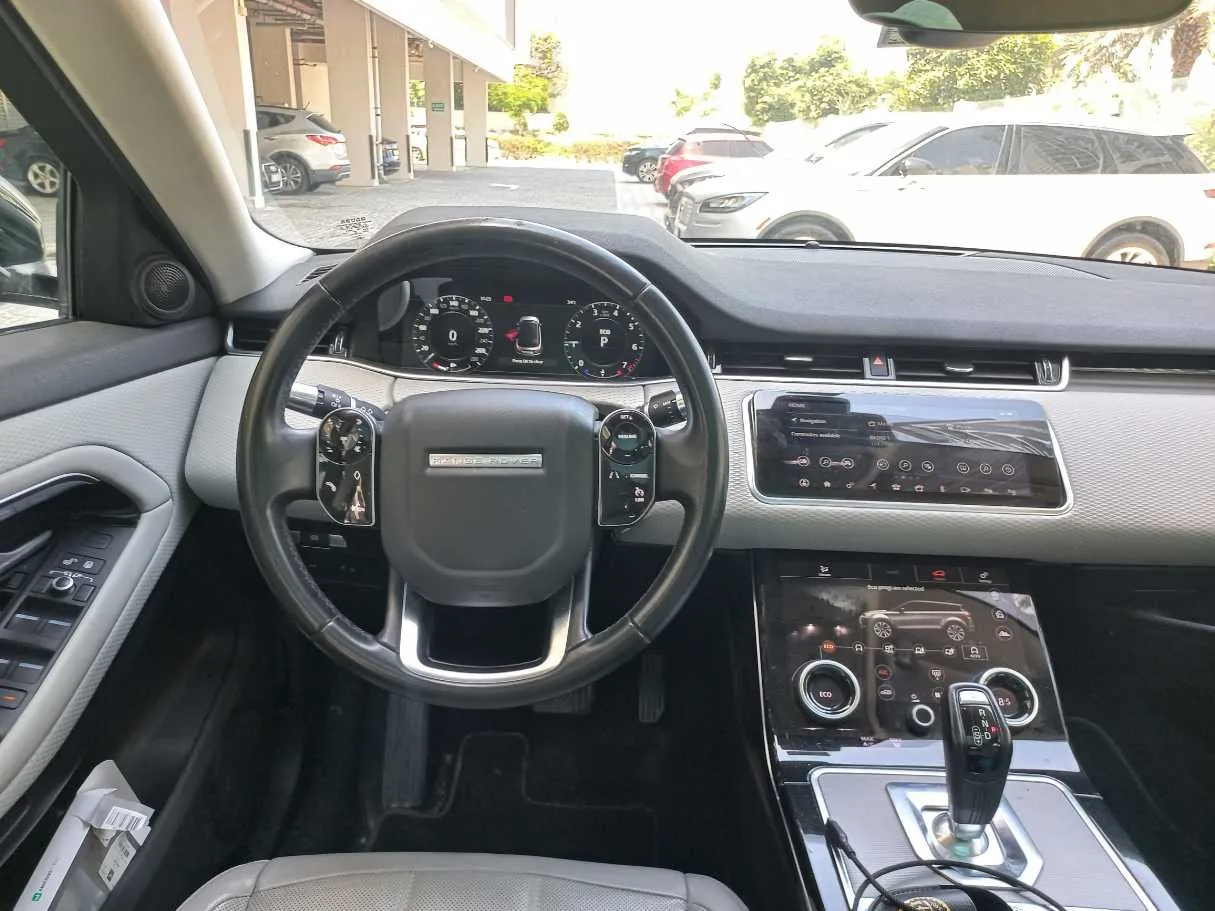 Car image 16