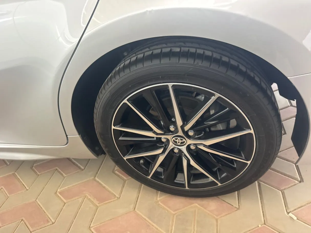 Car image 7