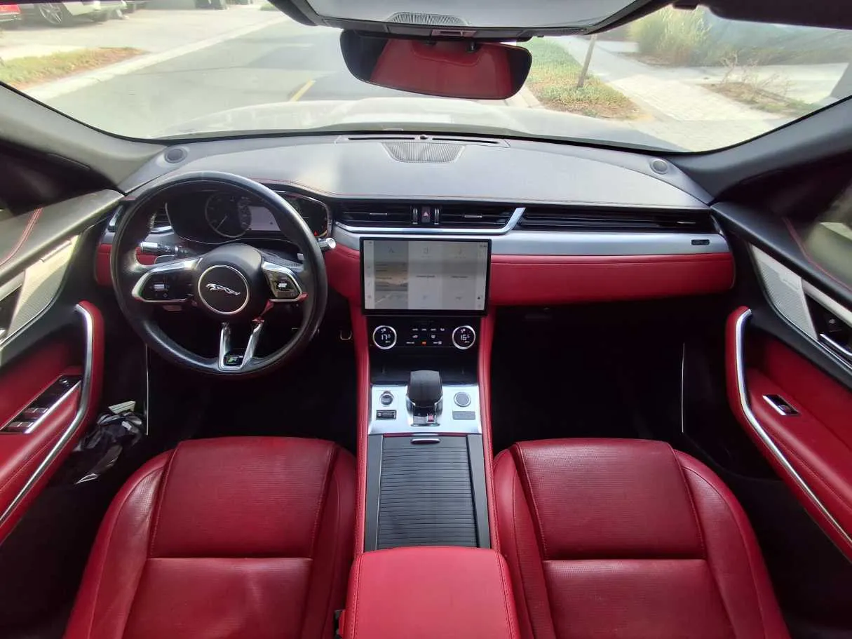 Car image 13