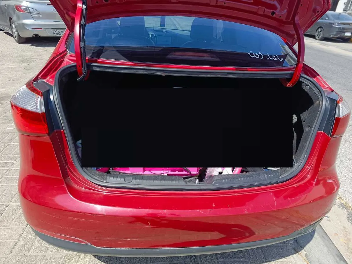 Car image 24